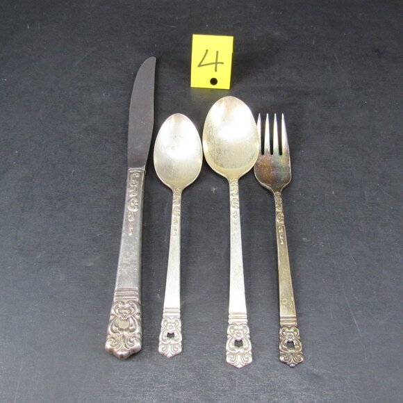 1881 Rogers Oneida Ltd Vinland Satin Stainless Flatware 1 Knife 2 Spoon 1 Fork - Picture 1 of 8
